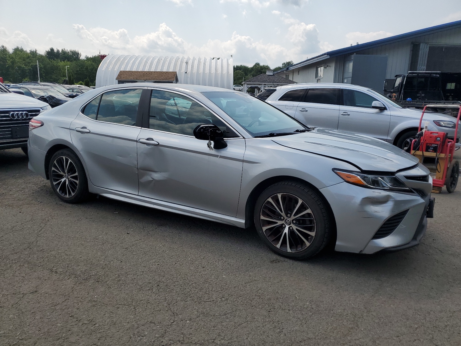 2018 Toyota Camry L vin: 4T1B11HK0JU656383