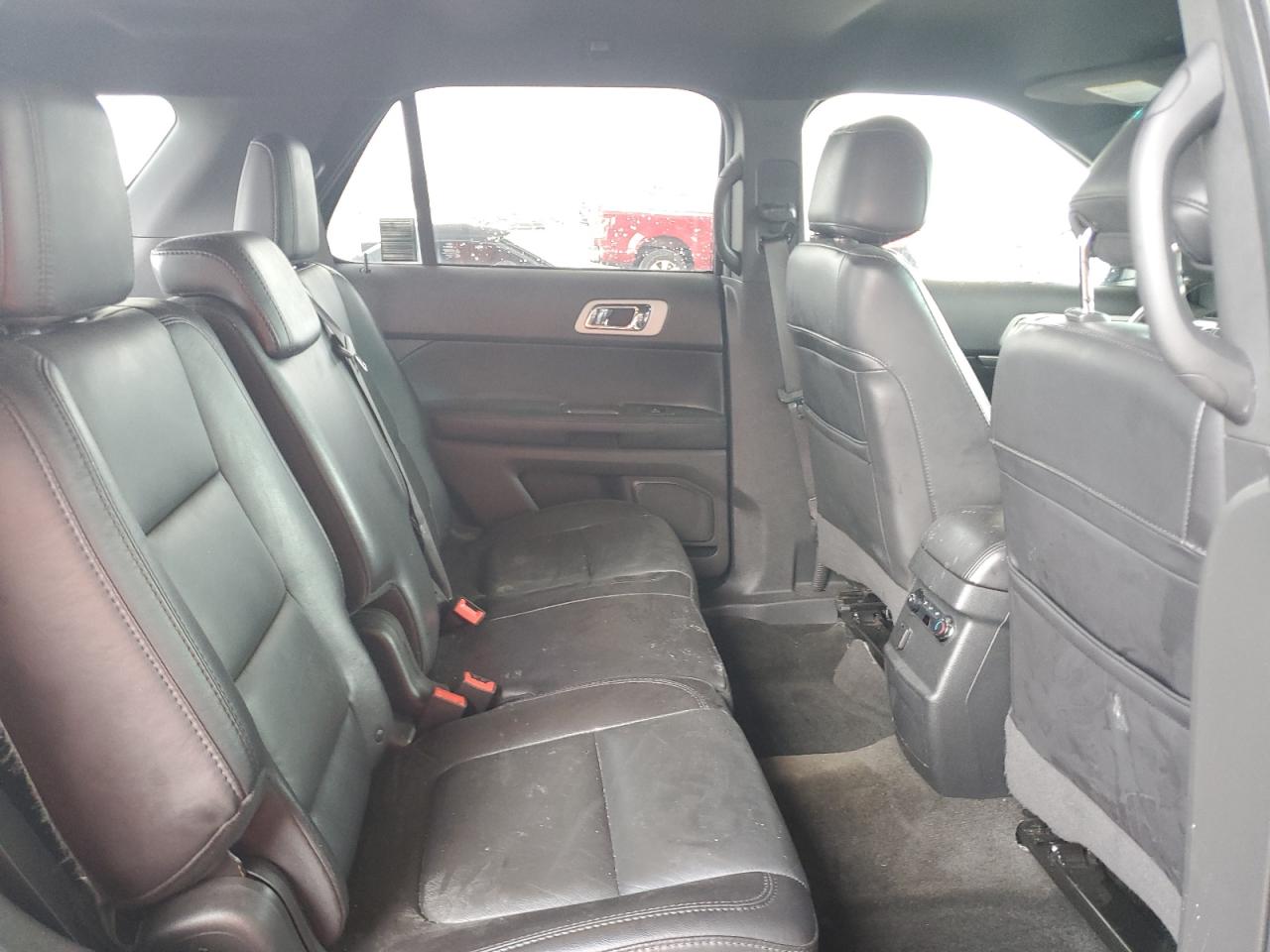 2014 Ford Explorer - Image 11