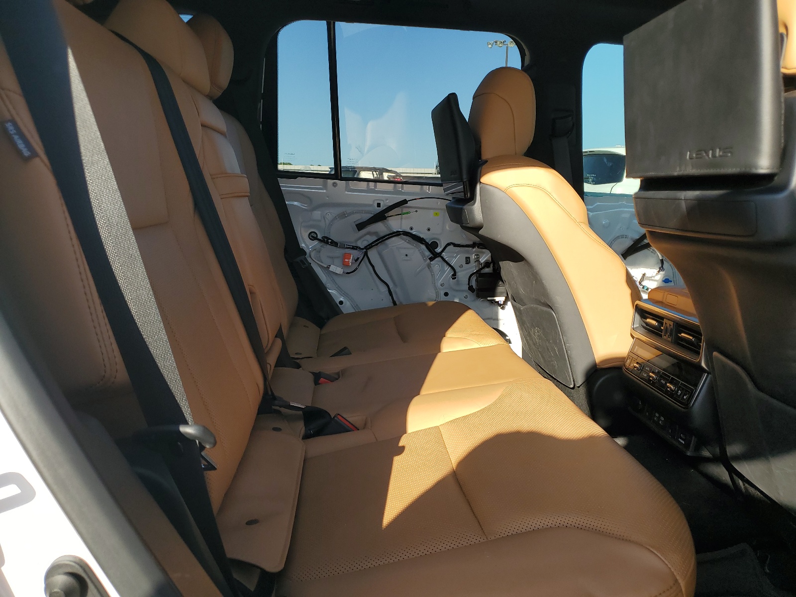 JTJGB7CX2P4020650 2023 Lexus Lx 600 Base