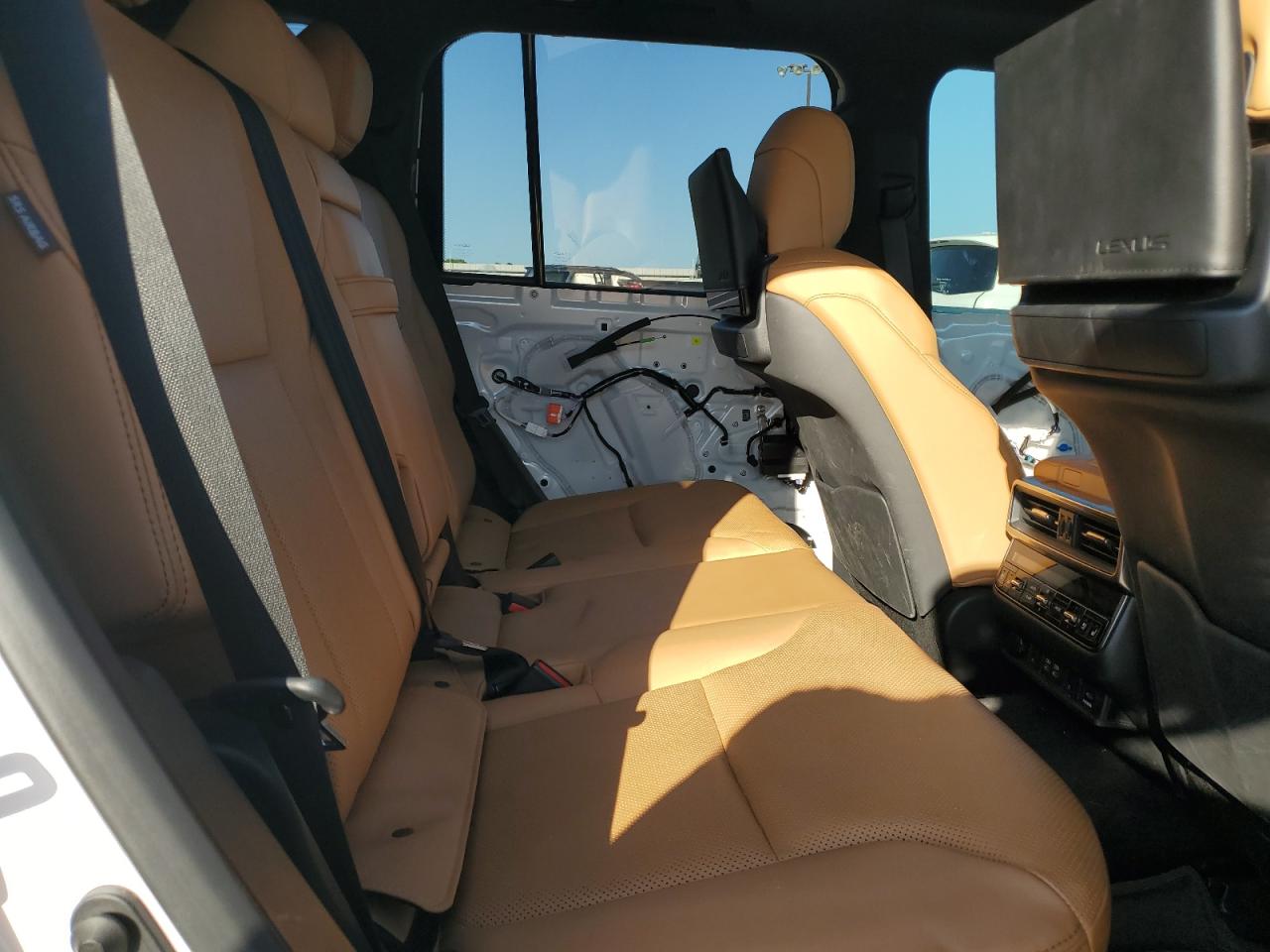 2023 Lexus Lx 600 Base VIN: JTJGB7CX2P4020650 Lot: 66815344