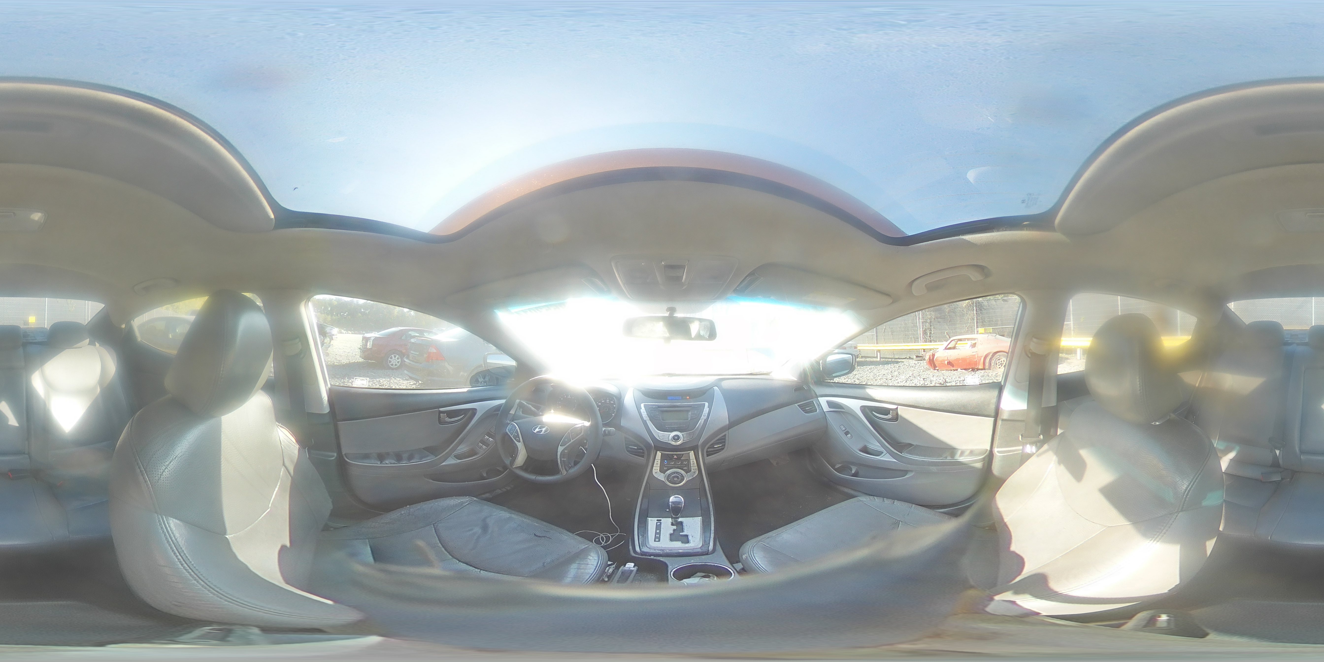 2012 Hyundai Elantra - Image 12
