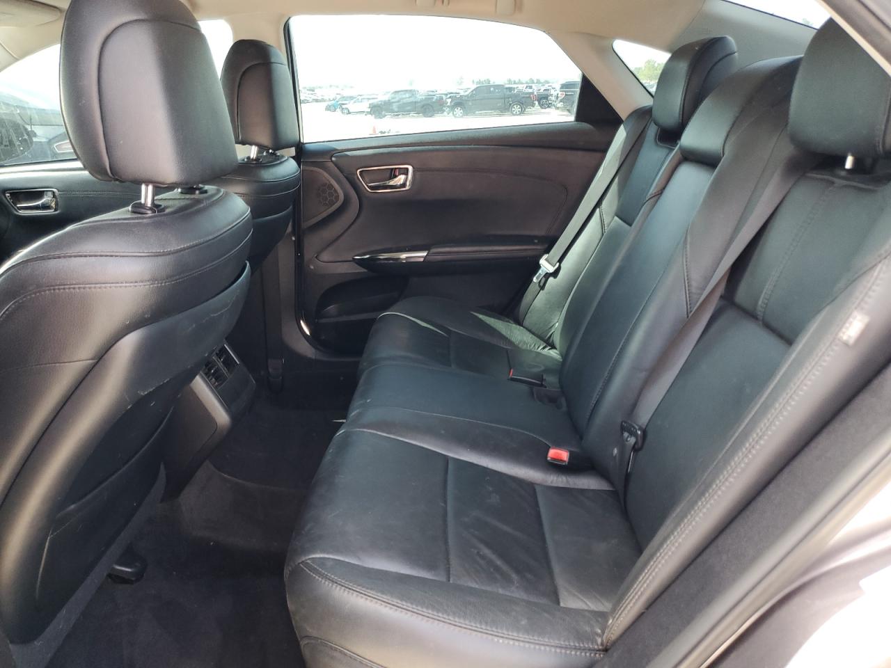 2014 Toyota Avalon - Image 10