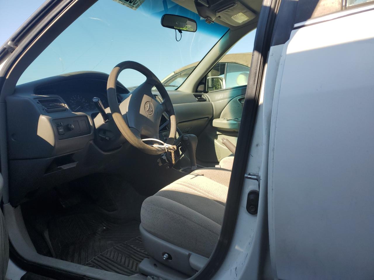 2000 Toyota Camry Ce VIN: 4T1BG22KXYU938330 Lot: 60228244