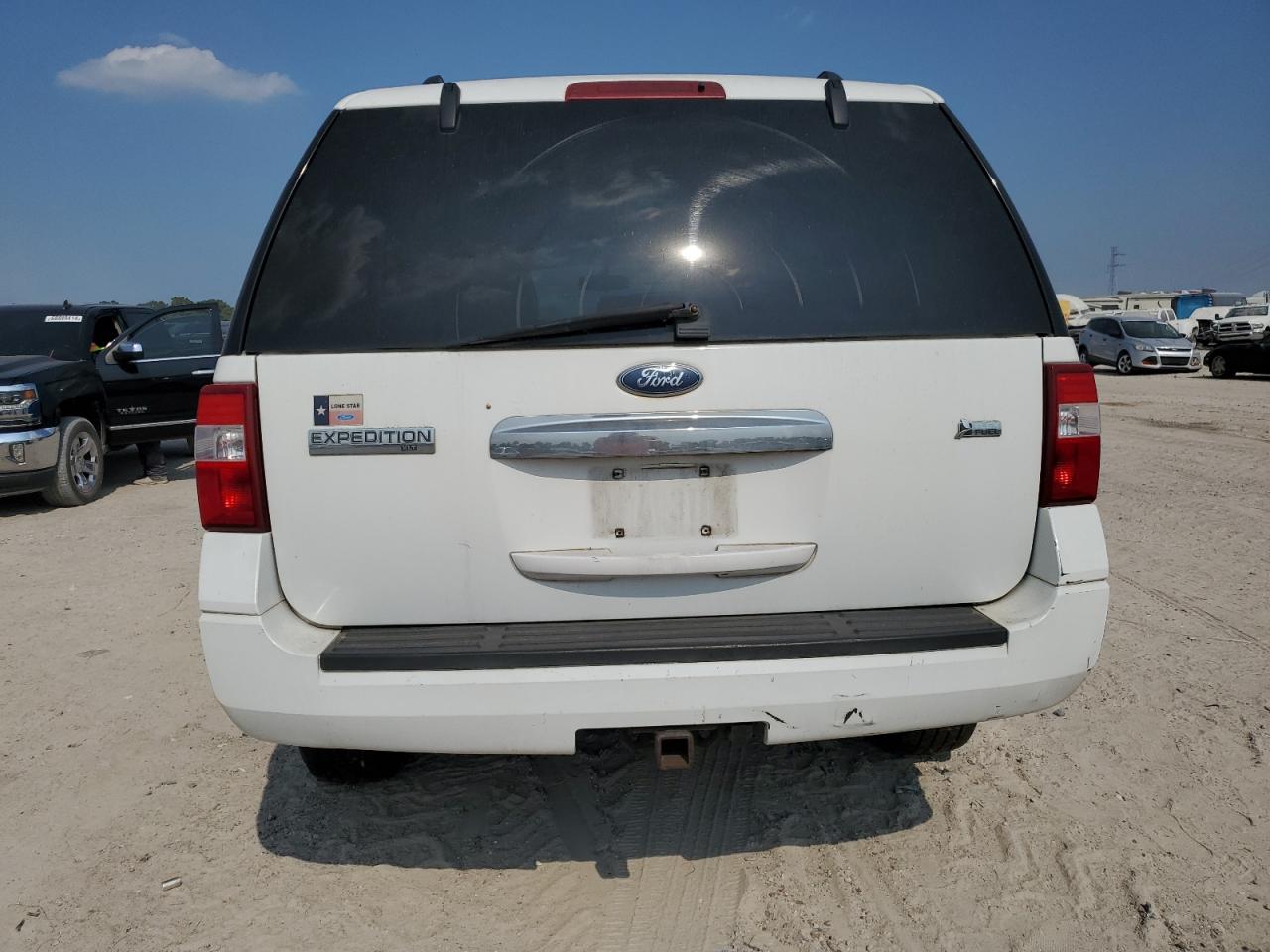 2010 Ford Expedition Xlt VIN: 1FMJU1F57AEA38763 Lot: 56595415