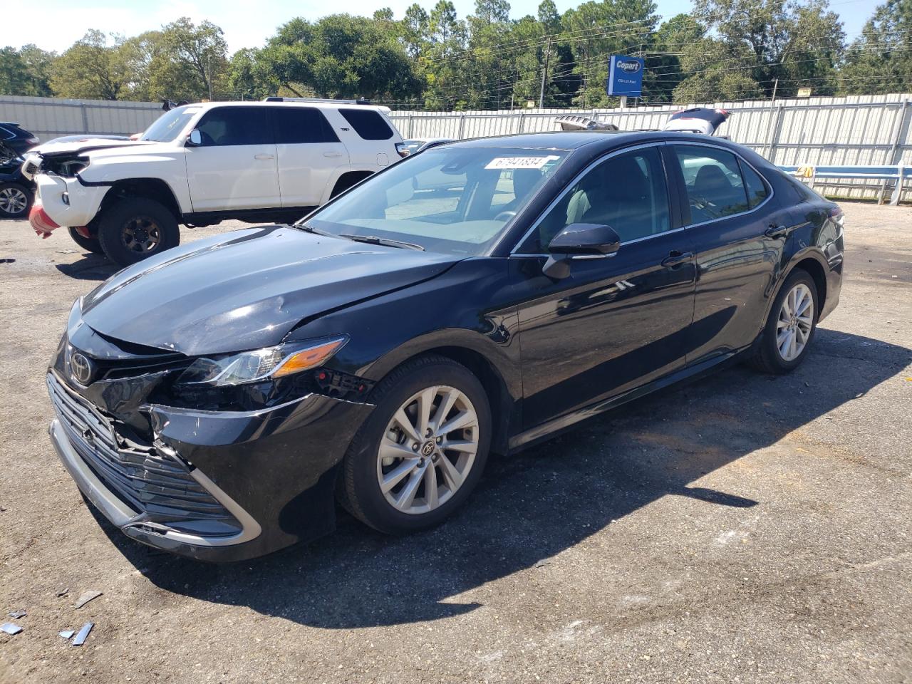 4T1R11AK7NU045894 2022 TOYOTA CAMRY - Image 1