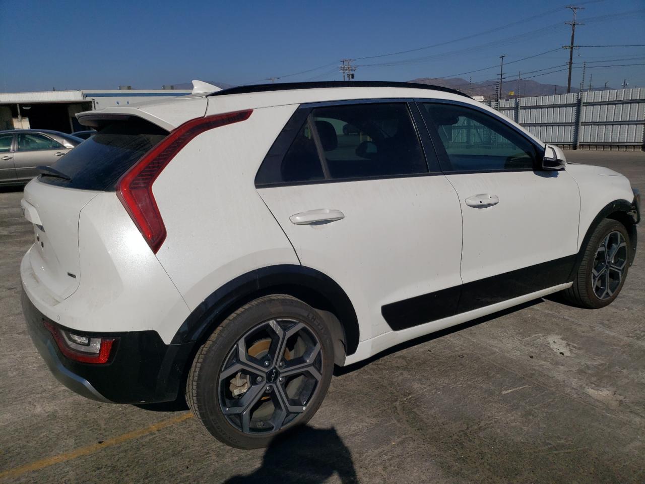2023 Kia Niro - Image 3