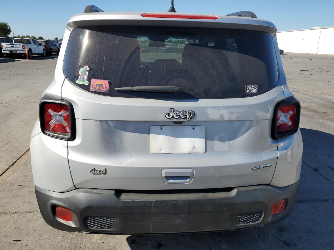 ZACNJABBXKPJ83392 2019 Jeep Renegade Latitude