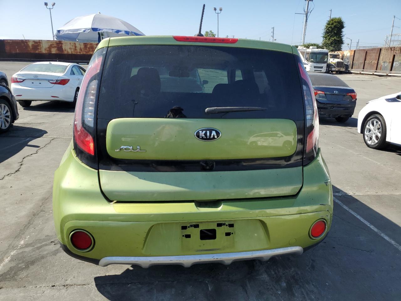2017 Kia Soul + VIN: KNDJP3A52H7882576 Lot: 66989604