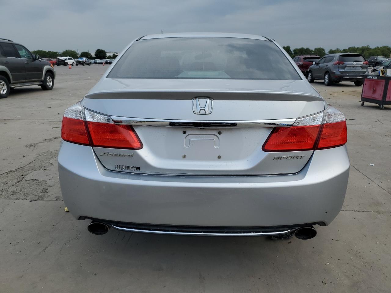 1HGCR2F54FA000329 2015 Honda Accord Sport