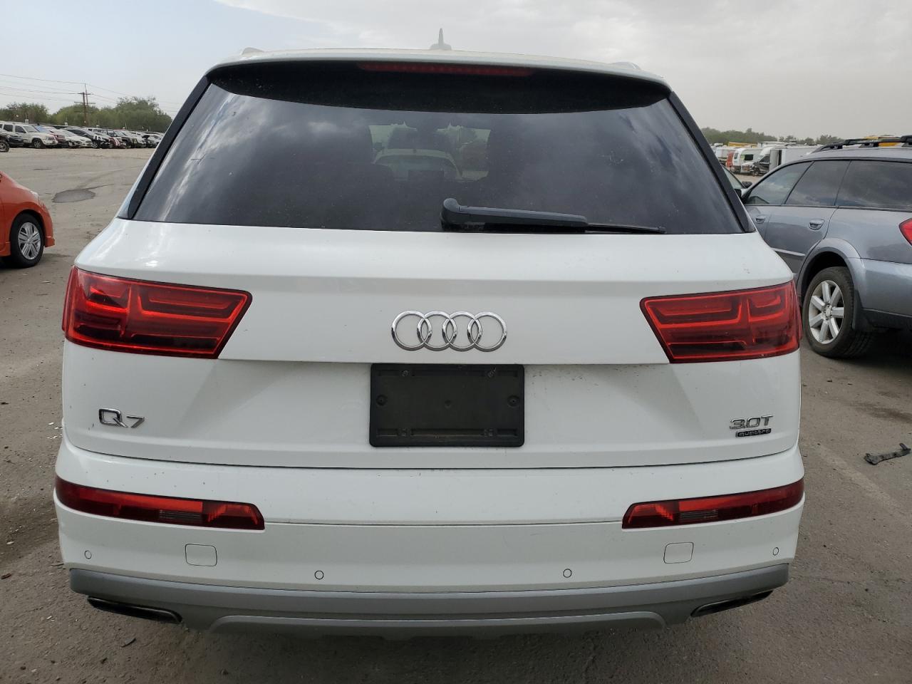 WA1LAAF71JD027863 2018 Audi Q7 Premium Plus