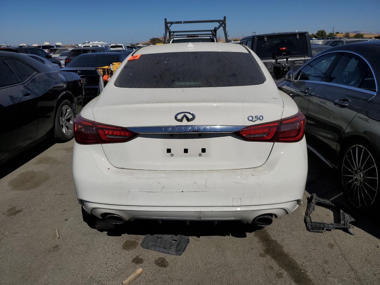 JN1EV7APXJM360949 2018 Infiniti Q50 Luxe