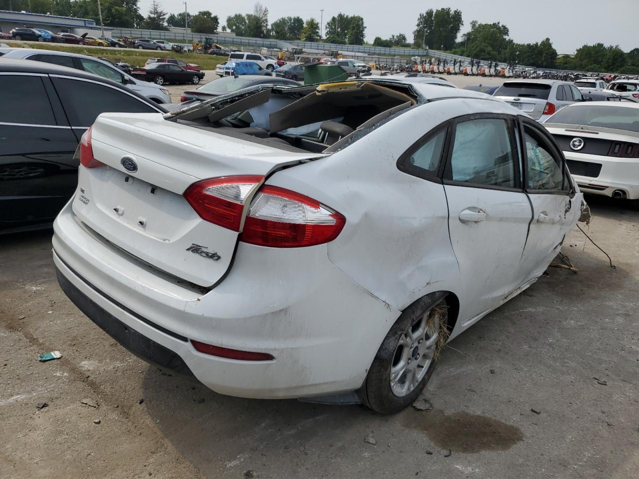 2014 Ford Fiesta - Image 3