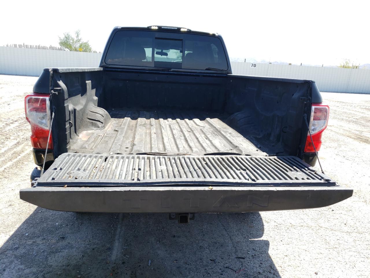 1N6AA1F11HN501496 2017 Nissan Titan Xd S