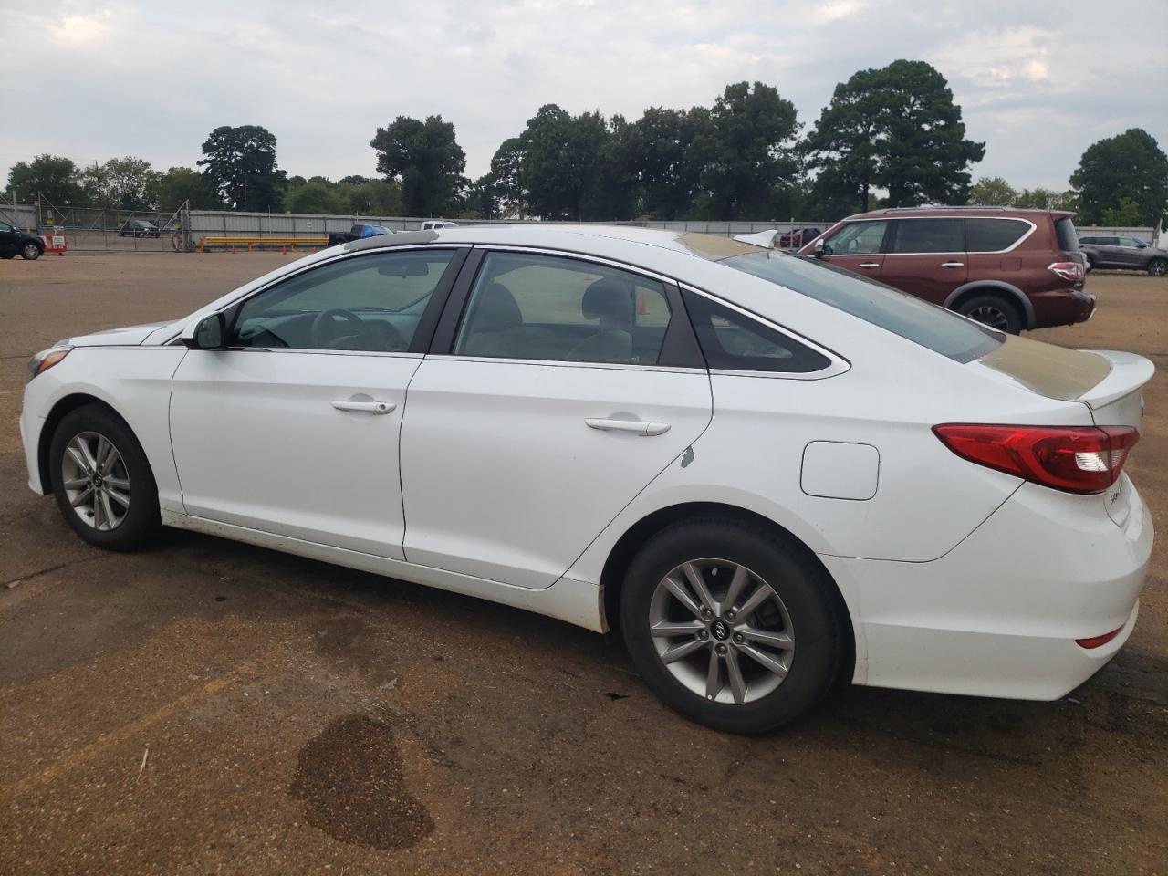 5NPE24AF5GH410591 2016 HYUNDAI SONATA - Image 2