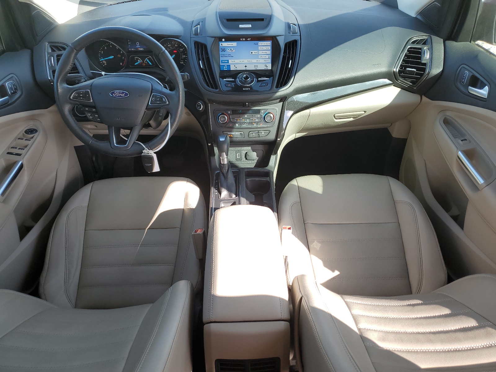 1FMCU0J92HUD53094 2017 Ford Escape Titanium