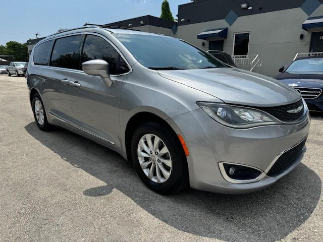  CHRYSLER PACIFICA 2018 Сріблястий