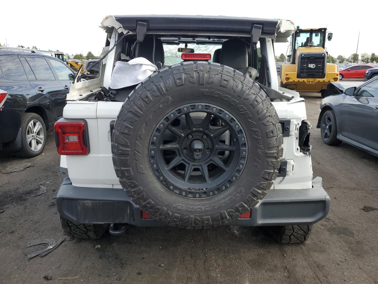 2018 Jeep Wrangler Unlimited Sahara VIN: 1C4HJXEG9JW136480 Lot: 69103614