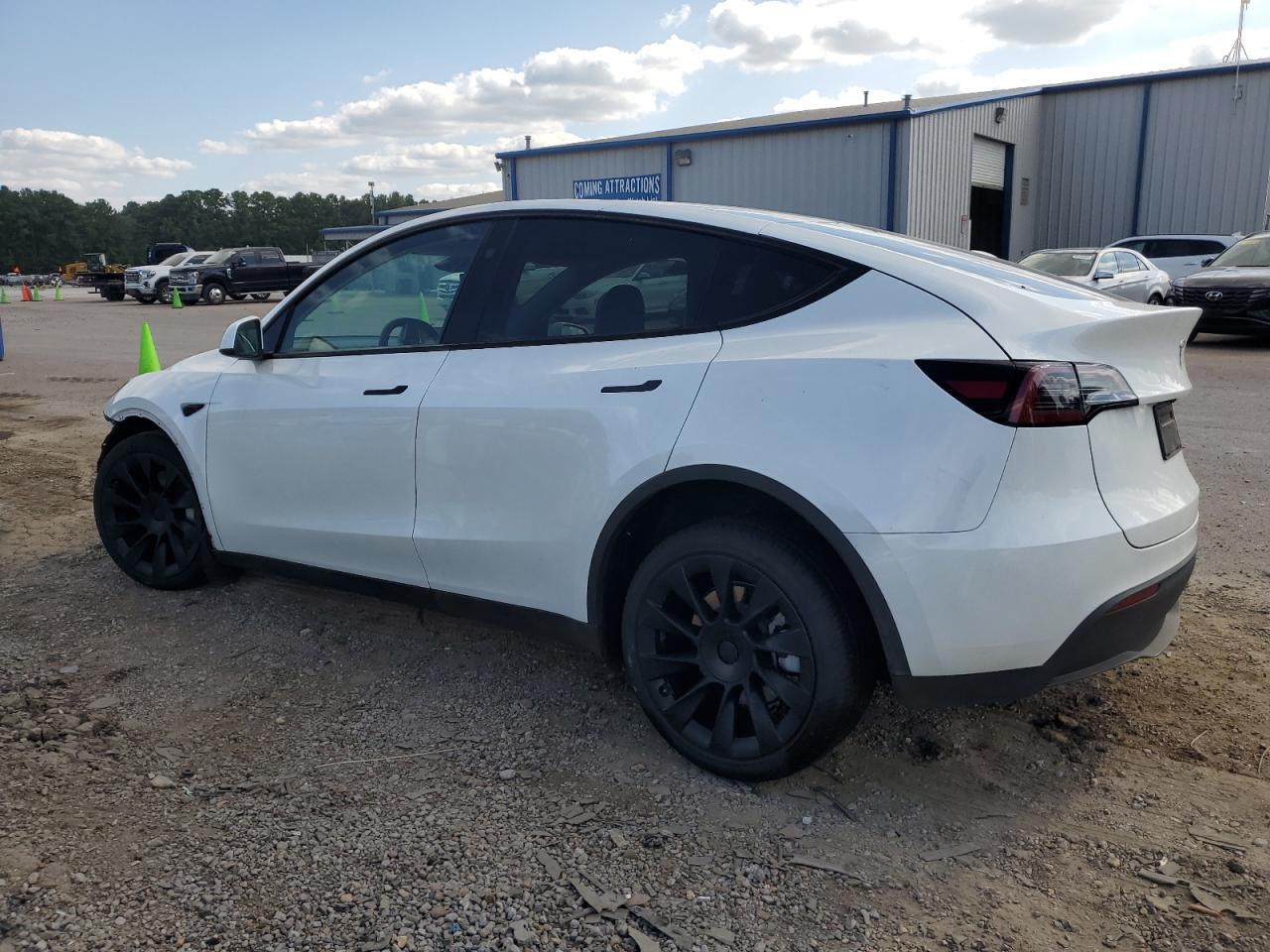 7SAYGDEE8PA188871 2023 TESLA MODEL Y - Image 2