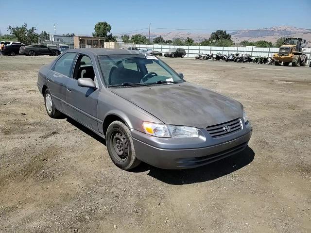 1999 Toyota Camry Ce VIN: 4T1BG22KXXU518193 Lot: 66938794