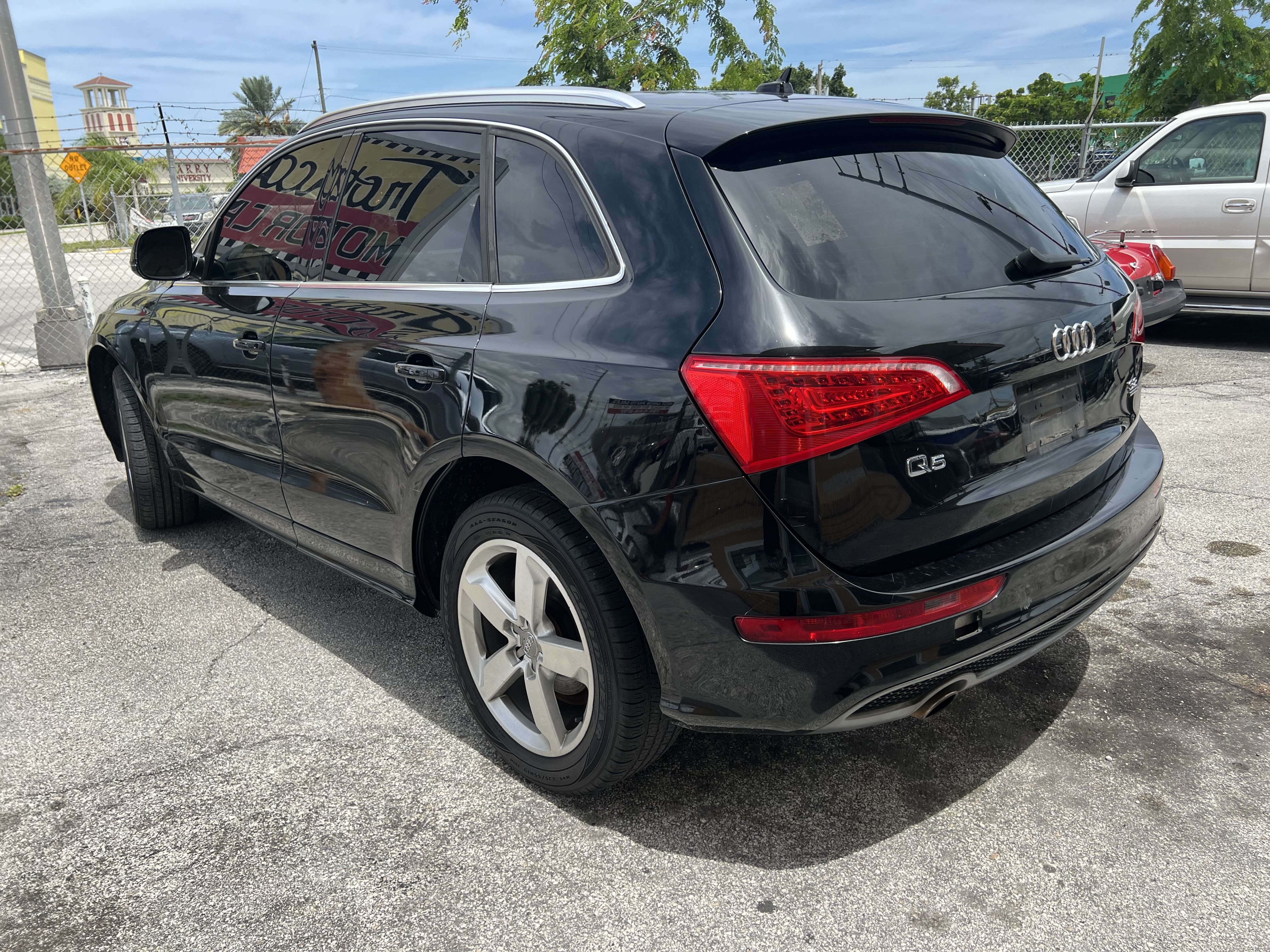 2012 Audi Q5 Premium vin: WA1DKAFP7CA013861