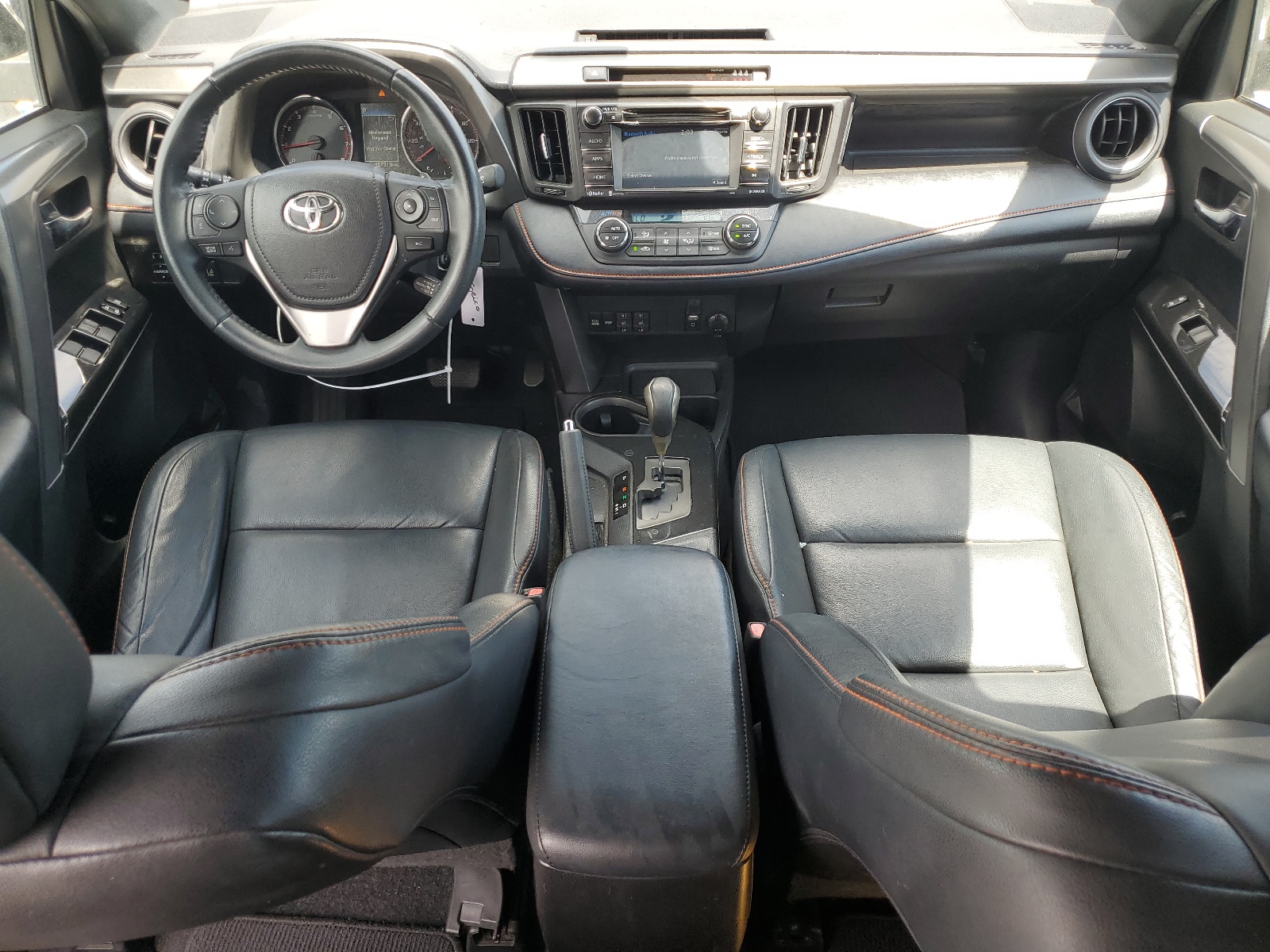2T3NFREV0HW394118 2017 Toyota Rav4 Se