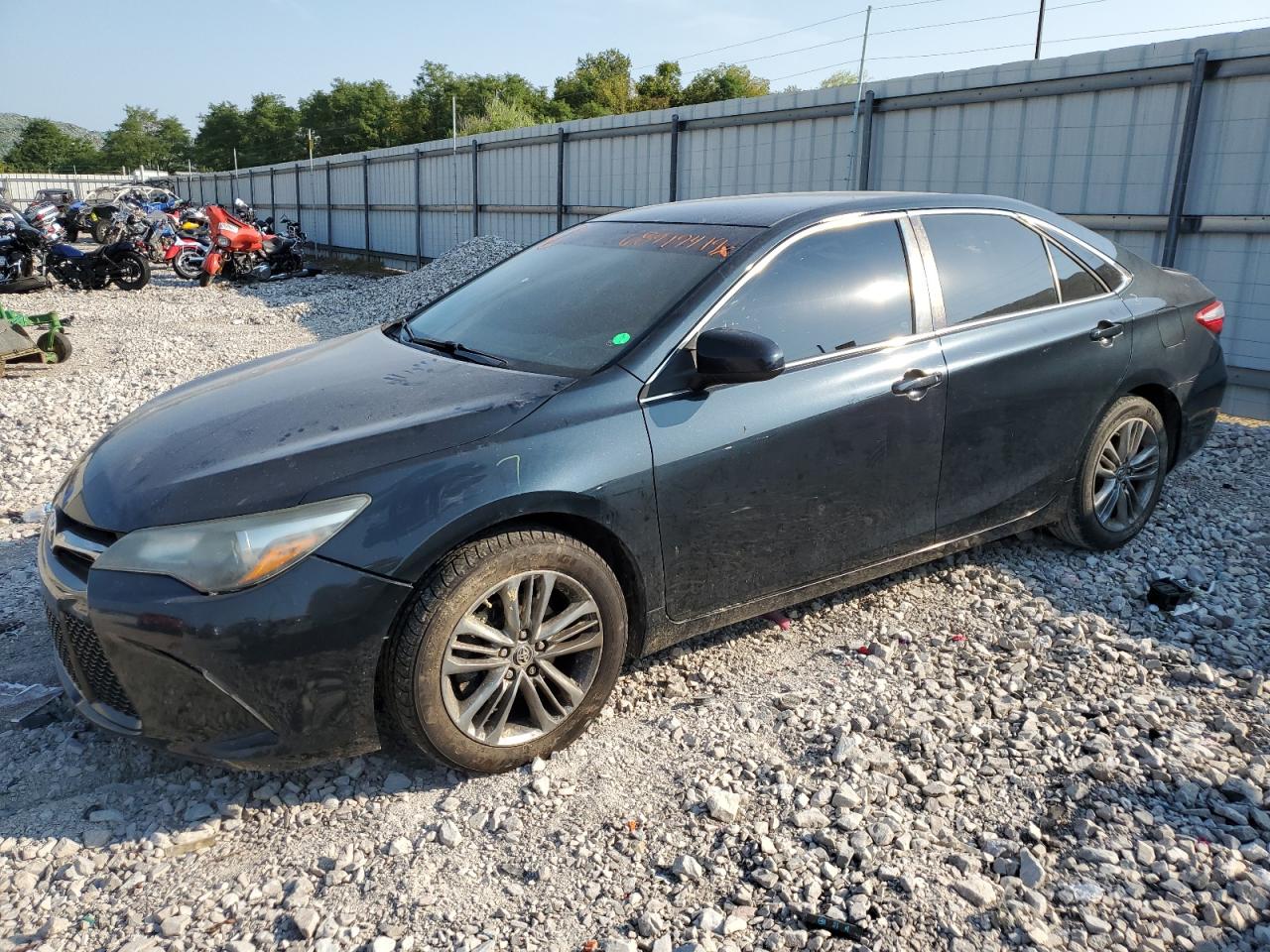 4T1BF1FK0FU054496 2015 TOYOTA CAMRY - Image 1