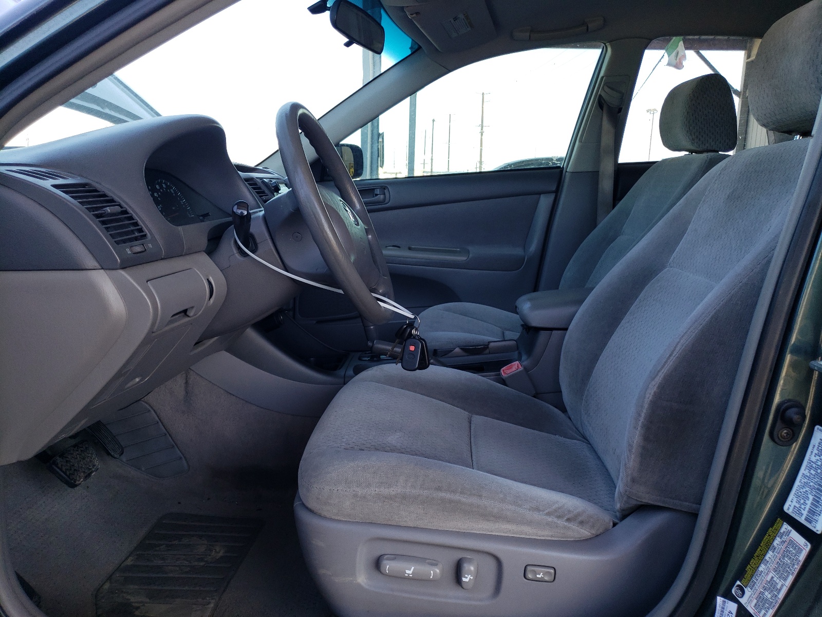 4T1BF32K34U069671 2004 Toyota Camry Le