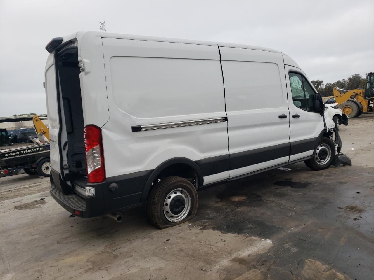 VIN 1FTBR1C82RKA04753 2024 FORD TRANSIT no.3