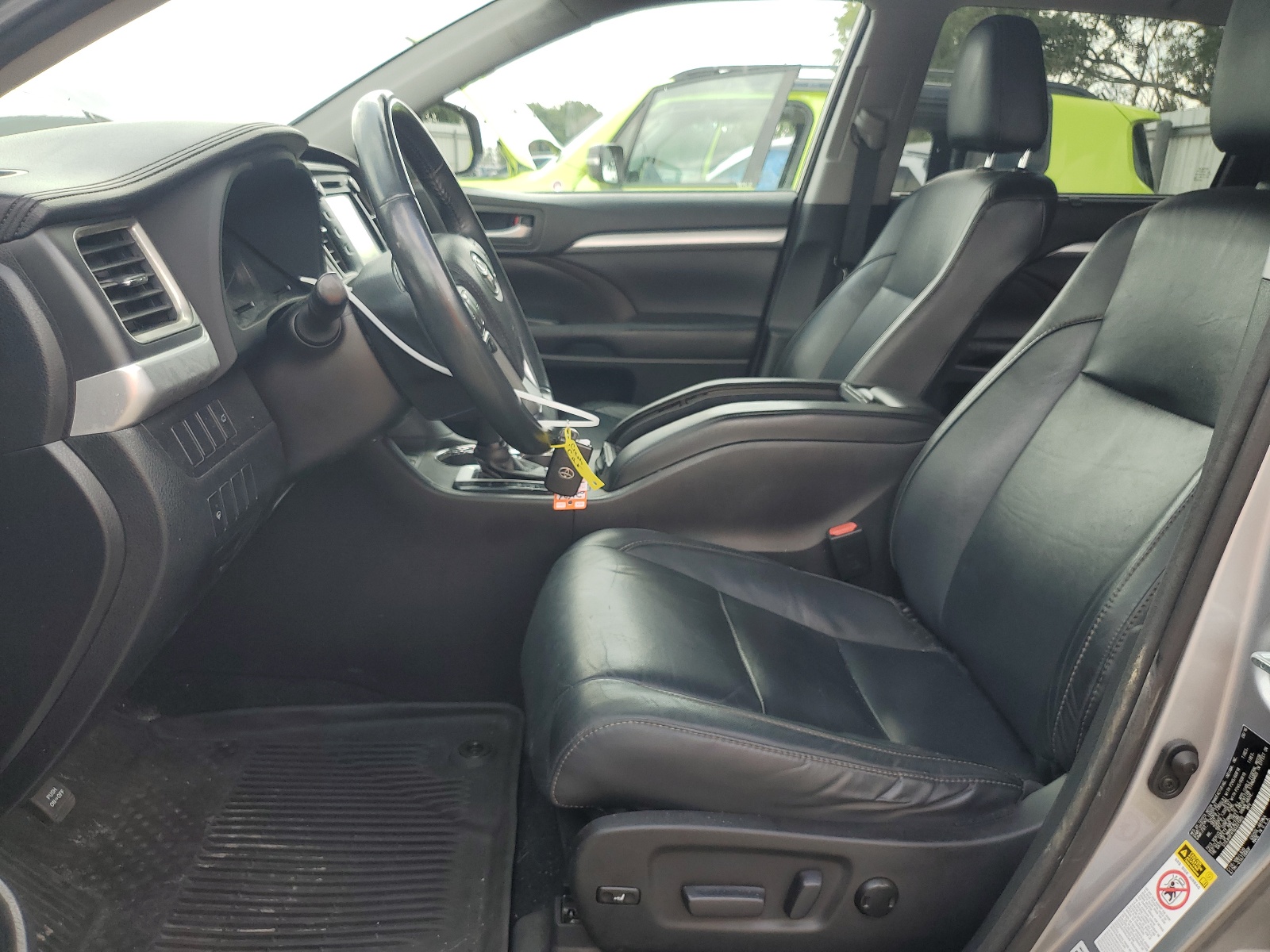 5TDJKRFH1GS331905 2016 Toyota Highlander Xle