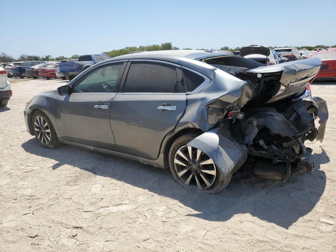 1N4AL3AP7HC225055 2017 NISSAN ALTIMA - Image 2