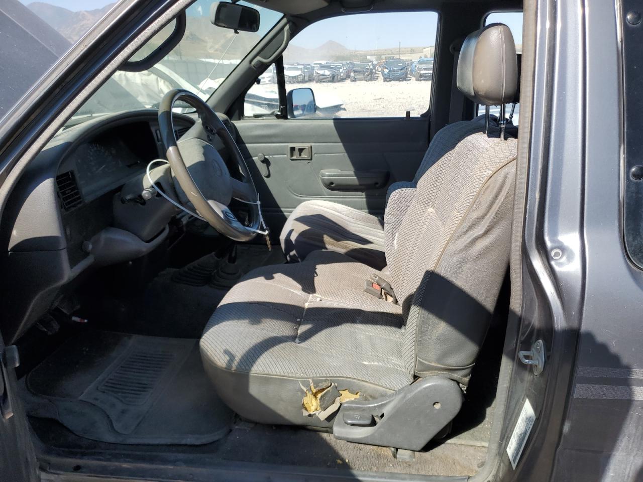 1992 Toyota Pickup - Image 7