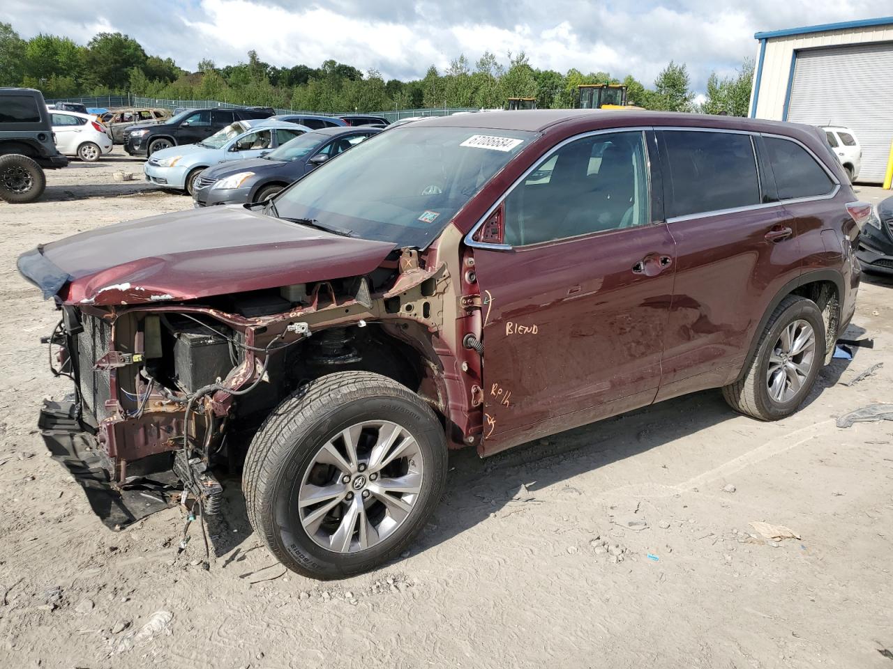 5TDBKRFH1GS334730 2016 TOYOTA HIGHLANDER - Image 1