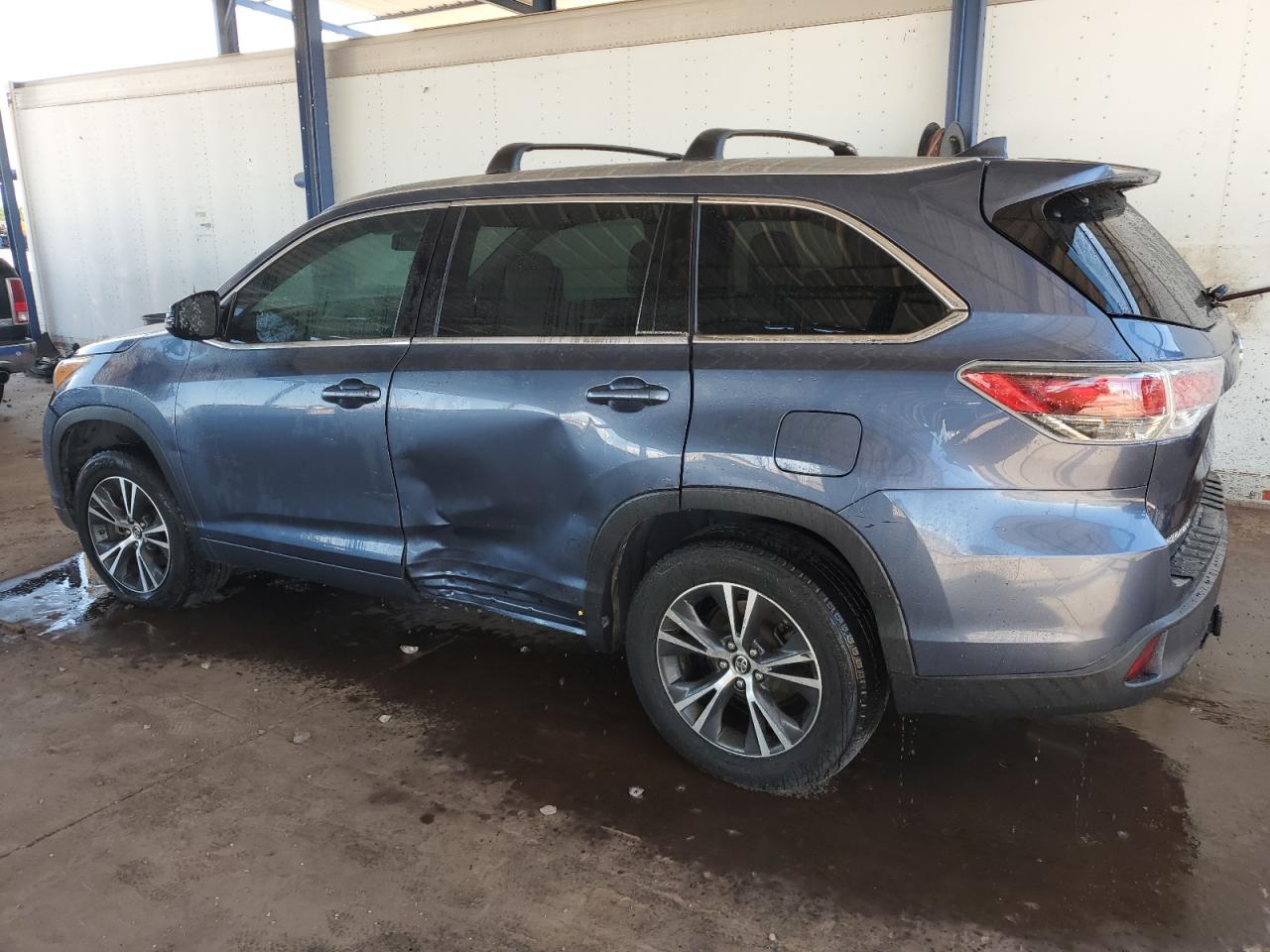 5TDKKRFH8GS507045 2016 TOYOTA HIGHLANDER - Image 2