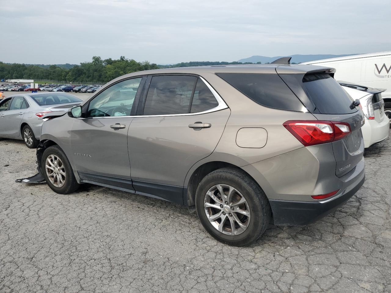 3GNAXSEV9JL130466 2018 CHEVROLET EQUINOX - Image 2