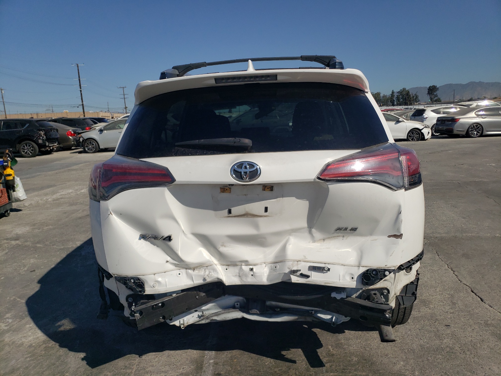 JTMWFREVXHJ139009 2017 Toyota Rav4 Xle