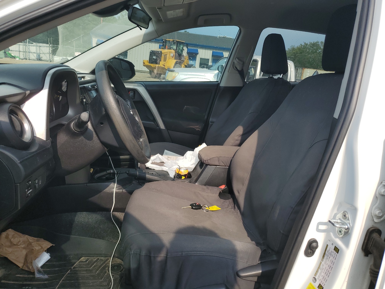 2T3ZFREV5HW353999 2017 Toyota Rav4 Le