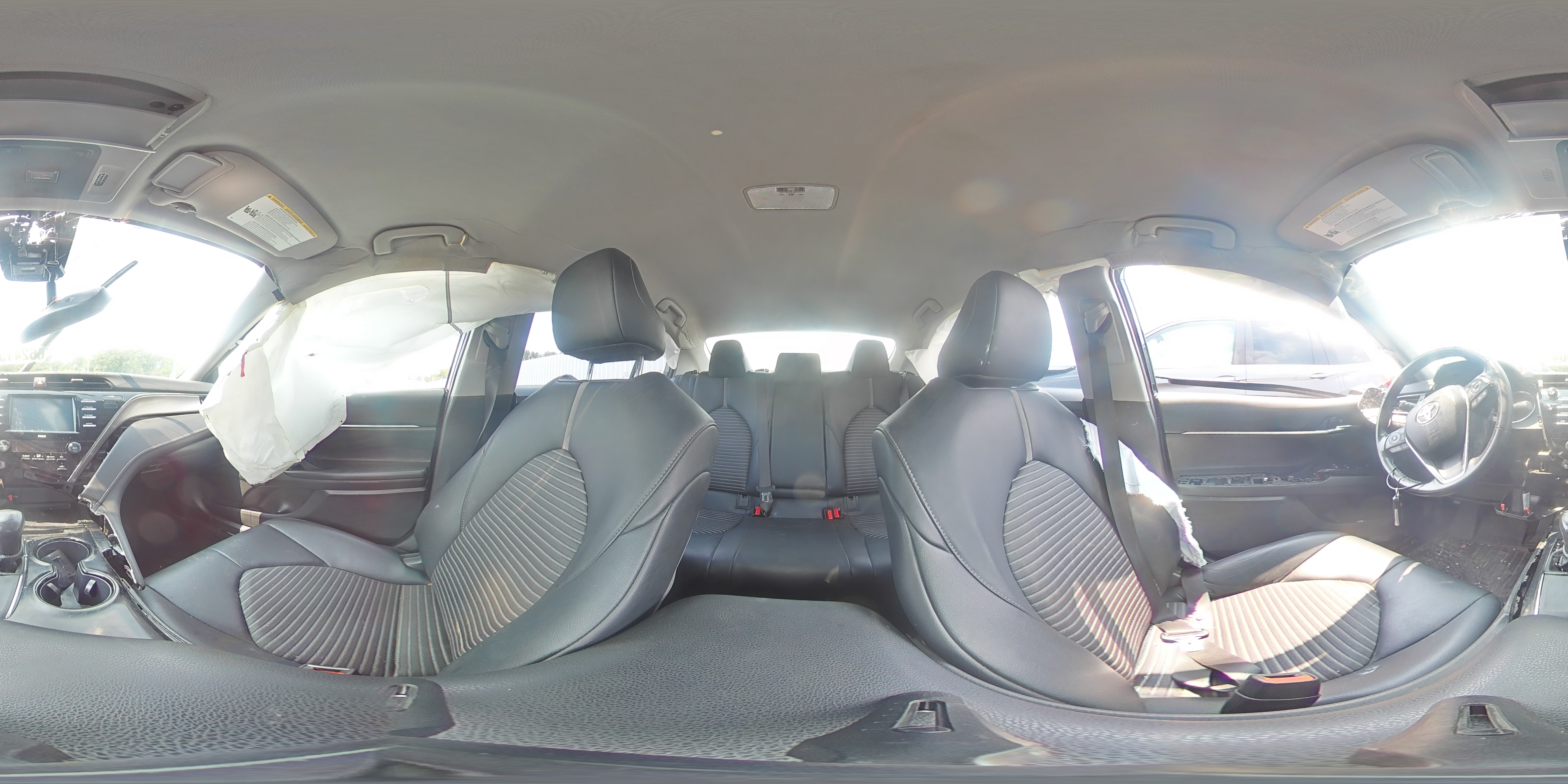 2020 Toyota Camry - Image 13