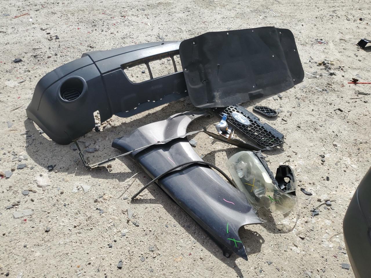 2005 Ford Escape Xls VIN: 1FMYU02Z45KD40276 Lot: 68739534