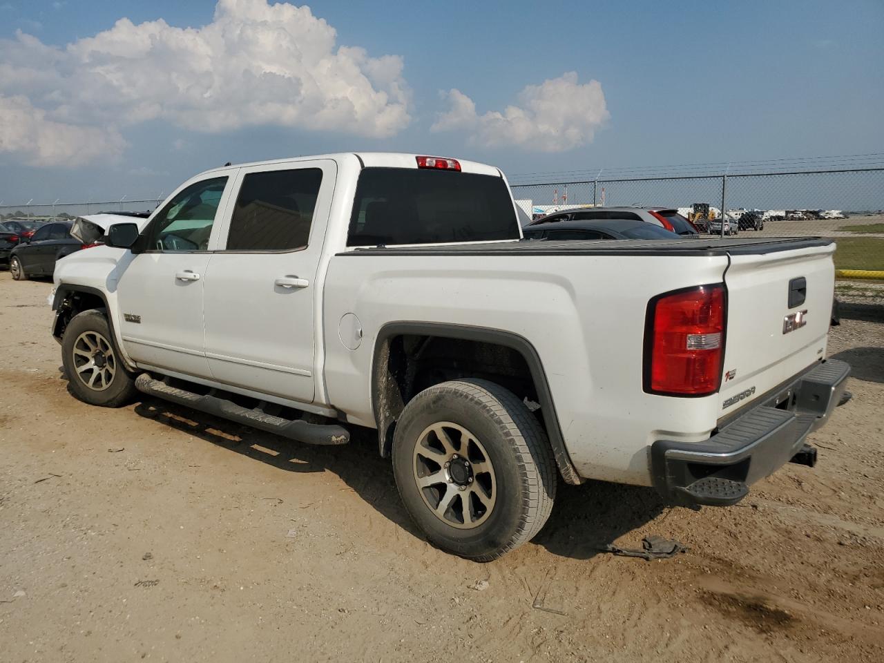 2017 GMC Sierra - Image 2