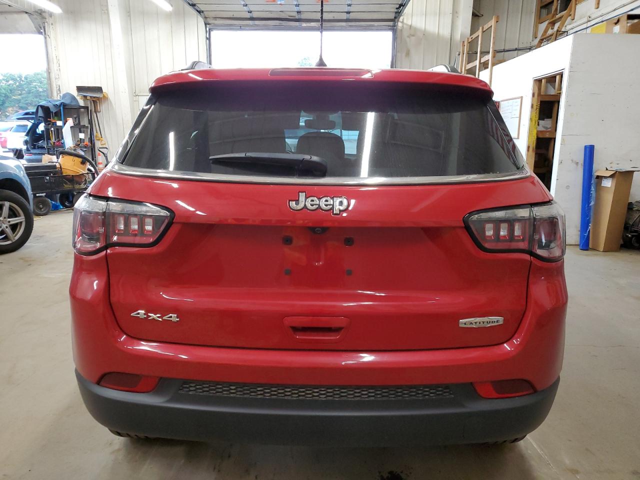 3C4NJDBB0JT492753 2018 Jeep Compass Latitude