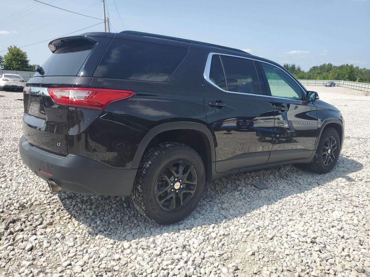 VIN 1GNEVGKW7KJ136504 2019 CHEVROLET TRAVERSE no.3