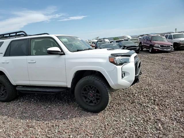 2020 Toyota 4Runner Sr5/Sr5 Premium VIN: JTEBU5JR3L5773748 Lot: 66696584