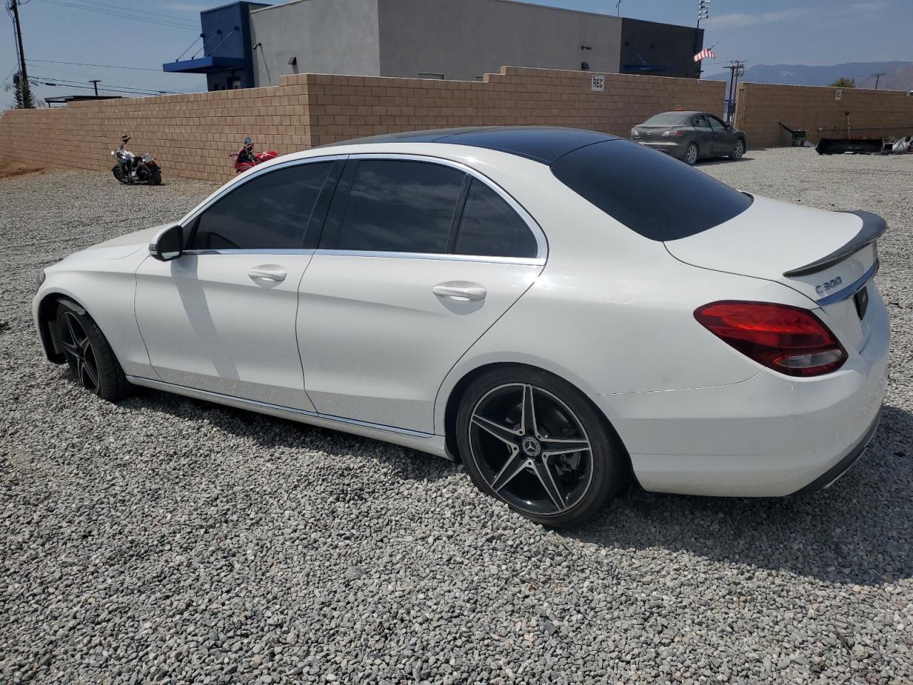 55SWF4JB4GU143995 2016 MERCEDES-BENZ C CLASS - Image 2