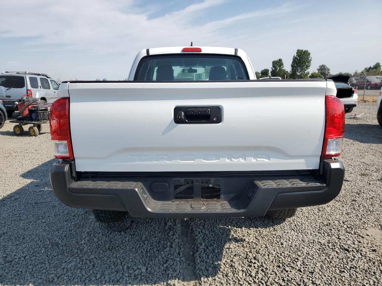 5TFRX5GN2HX100671 2017 Toyota Tacoma Access Cab