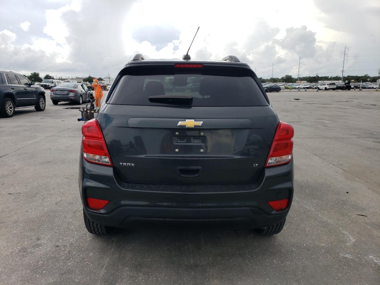 KL7CJLSBXJB675884 2018 Chevrolet Trax 1Lt