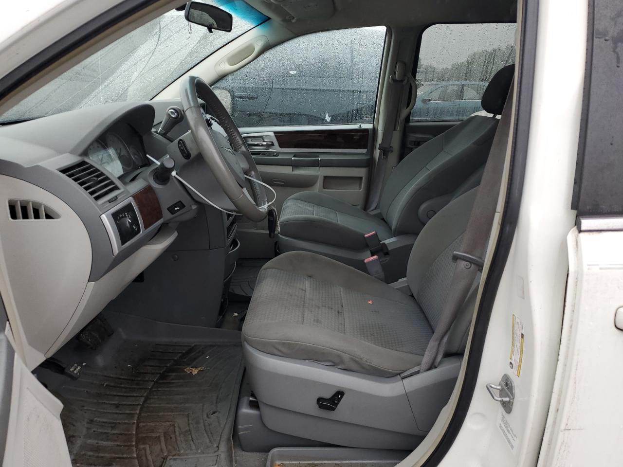 2010 Chrysler Town & Country Touring VIN: 2A4RR5D15AR305587 Lot: 66842114