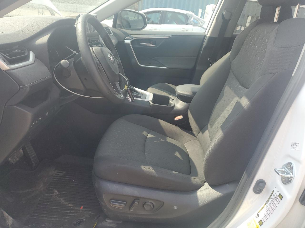 2023 Toyota RAV 4 - Image 7
