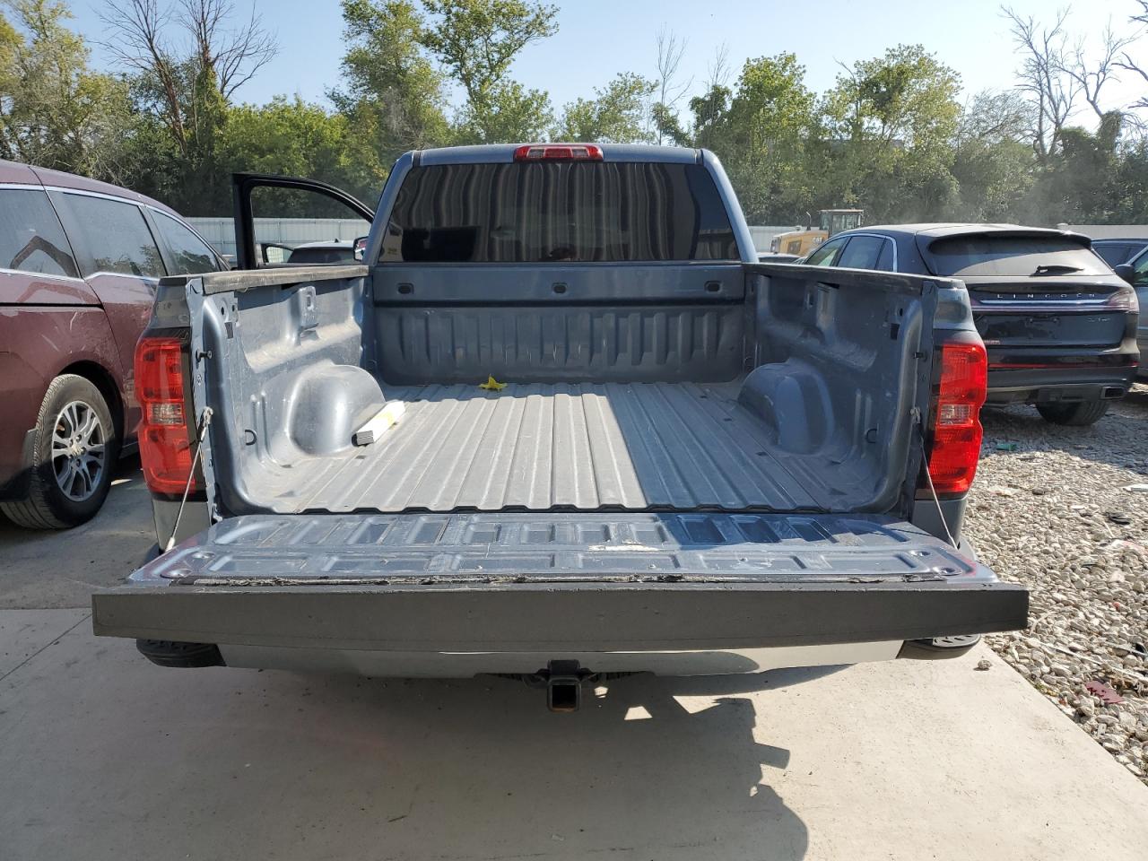 2016 Chevrolet Silverado - Image 6