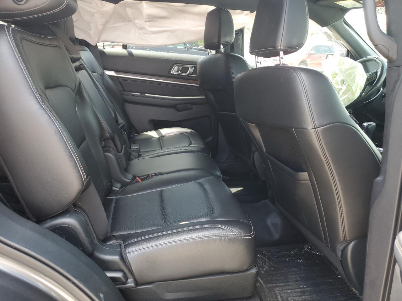 2018 Ford Explorer - Image 12