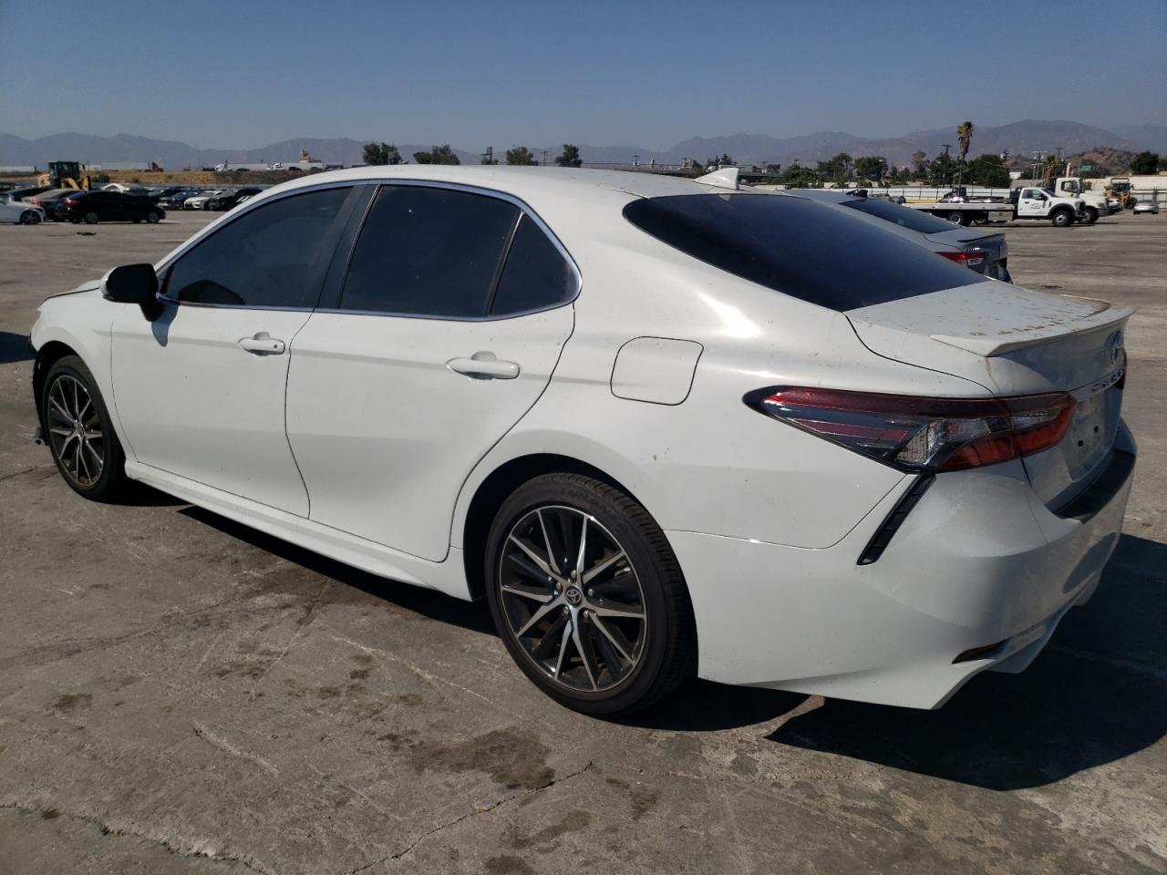 4T1G11AK3RU215925 2024 TOYOTA CAMRY - Image 2